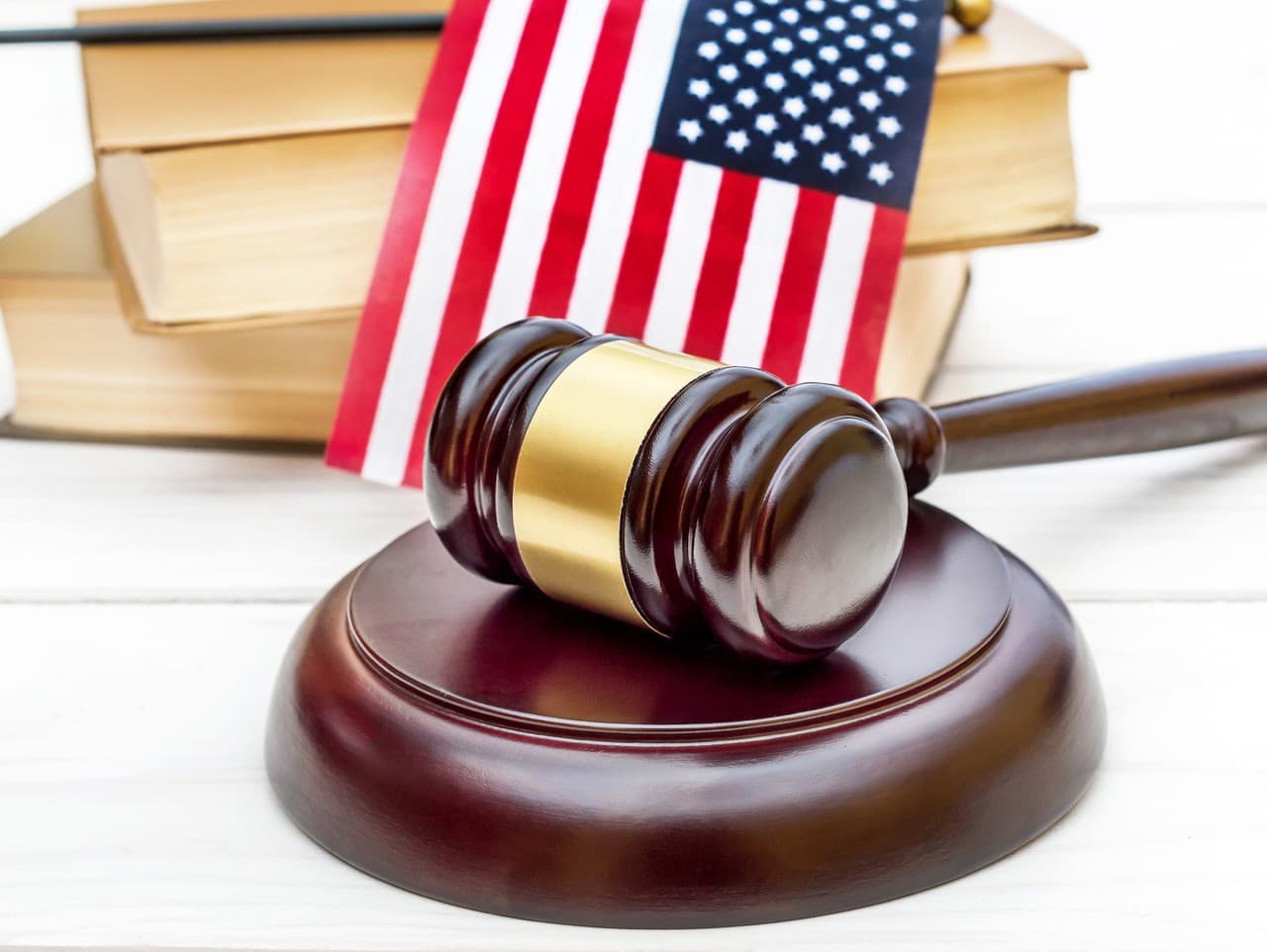 Nové pravidlá pre agentov ICE: Zatýkanie len so zatykačom