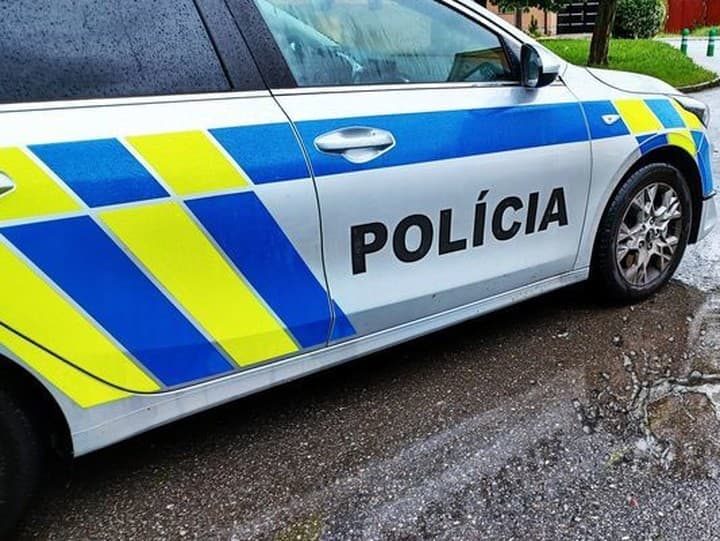 Polícia vyzýva chodcov: Reflexné prvky sú nevyhnutnosťou
