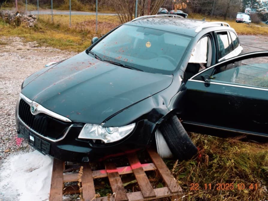 Opitý vodič ohrozil ľudí na zastávke v Malom Krtíši