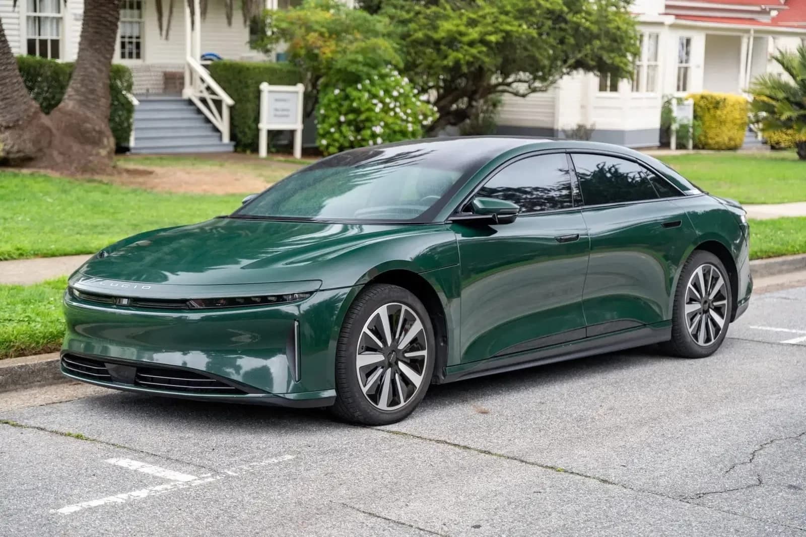 Pokles cien elektromobilov: Lucid Air Grand Touring za zlomok pôvodnej ceny