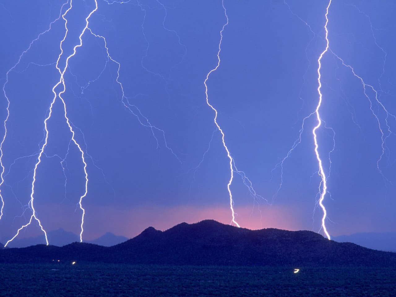 Búrka Johannes vo Švédsku spôsobila tri obete a rozsiahle výpadky elektriny