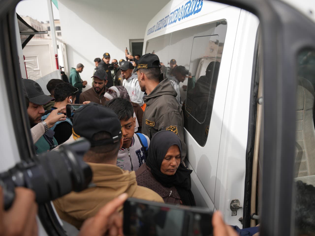 Prví palestínski pacienti prešli cez priechod Rafah do Egypta