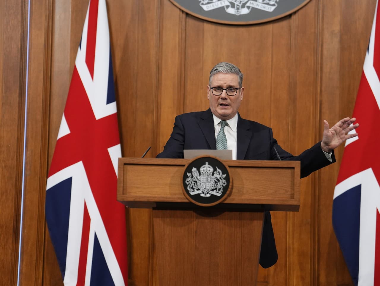 Británia plánuje obnoviť rokovania s EÚ o obranných iniciatívach