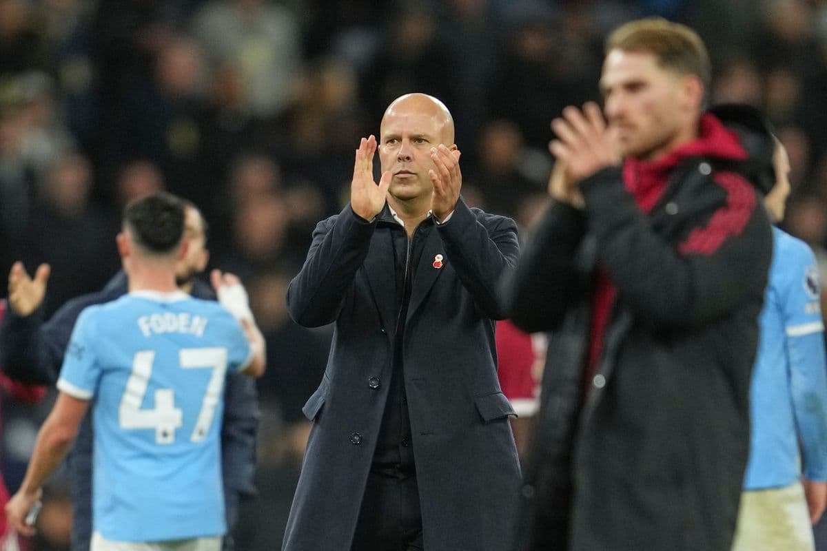 Liverpool sa vzďaľuje titulovým ambíciám, Arne Slot varuje