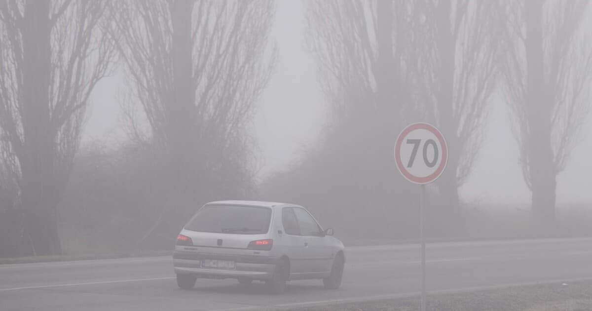 Hmla na Slovensku: Výstraha pred zníženou dohľadnosťou