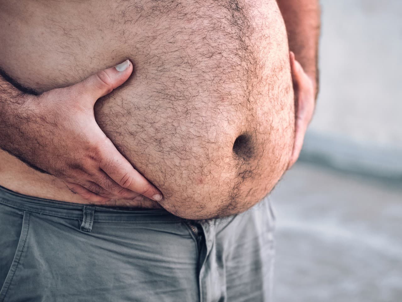 Ako sa zbaviť brušného tuku bez cvičenia: Efektívne tipy