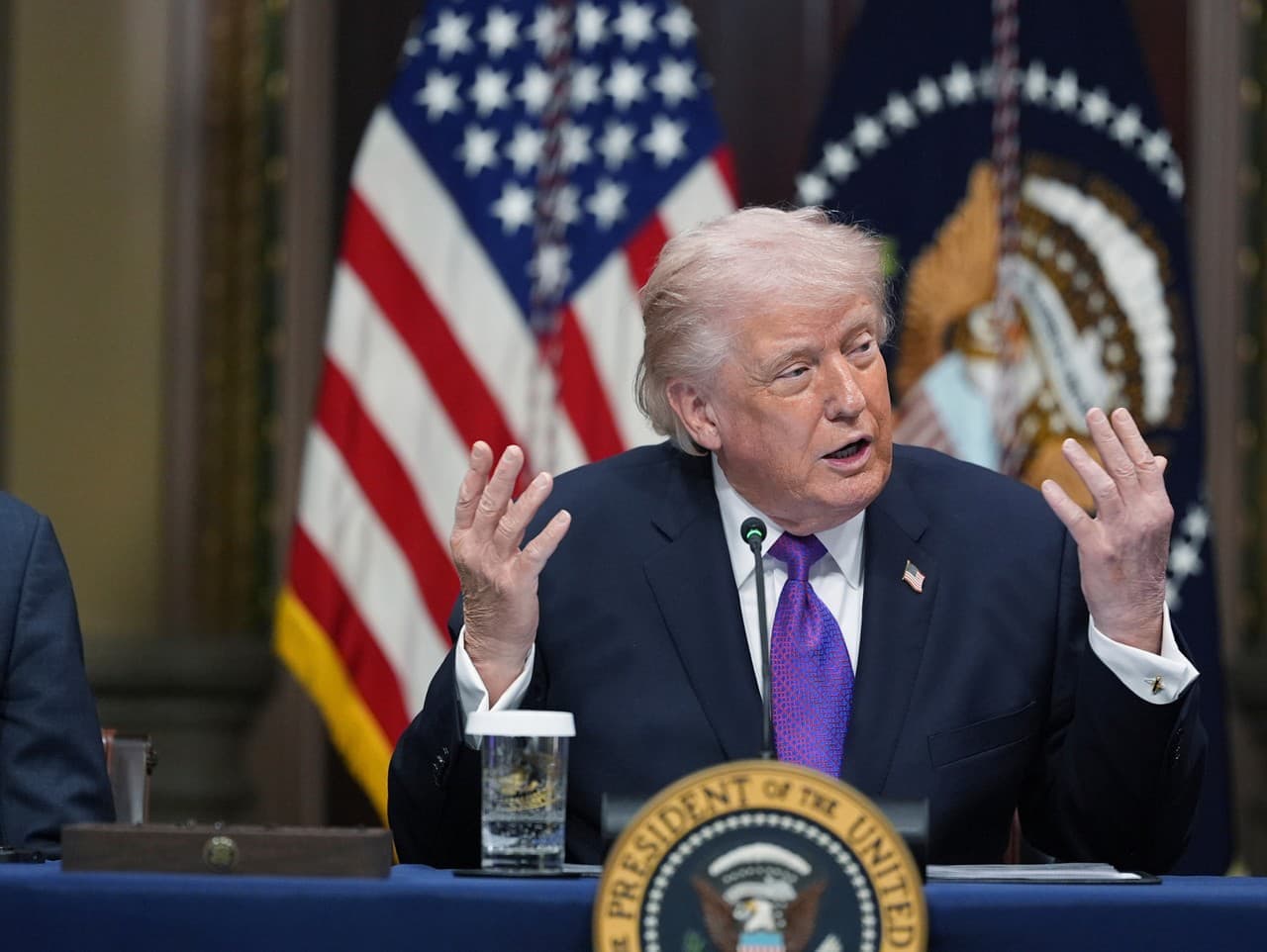 Trump žiada milosť pre Netanjahua, Herzogovi dal ultimátum