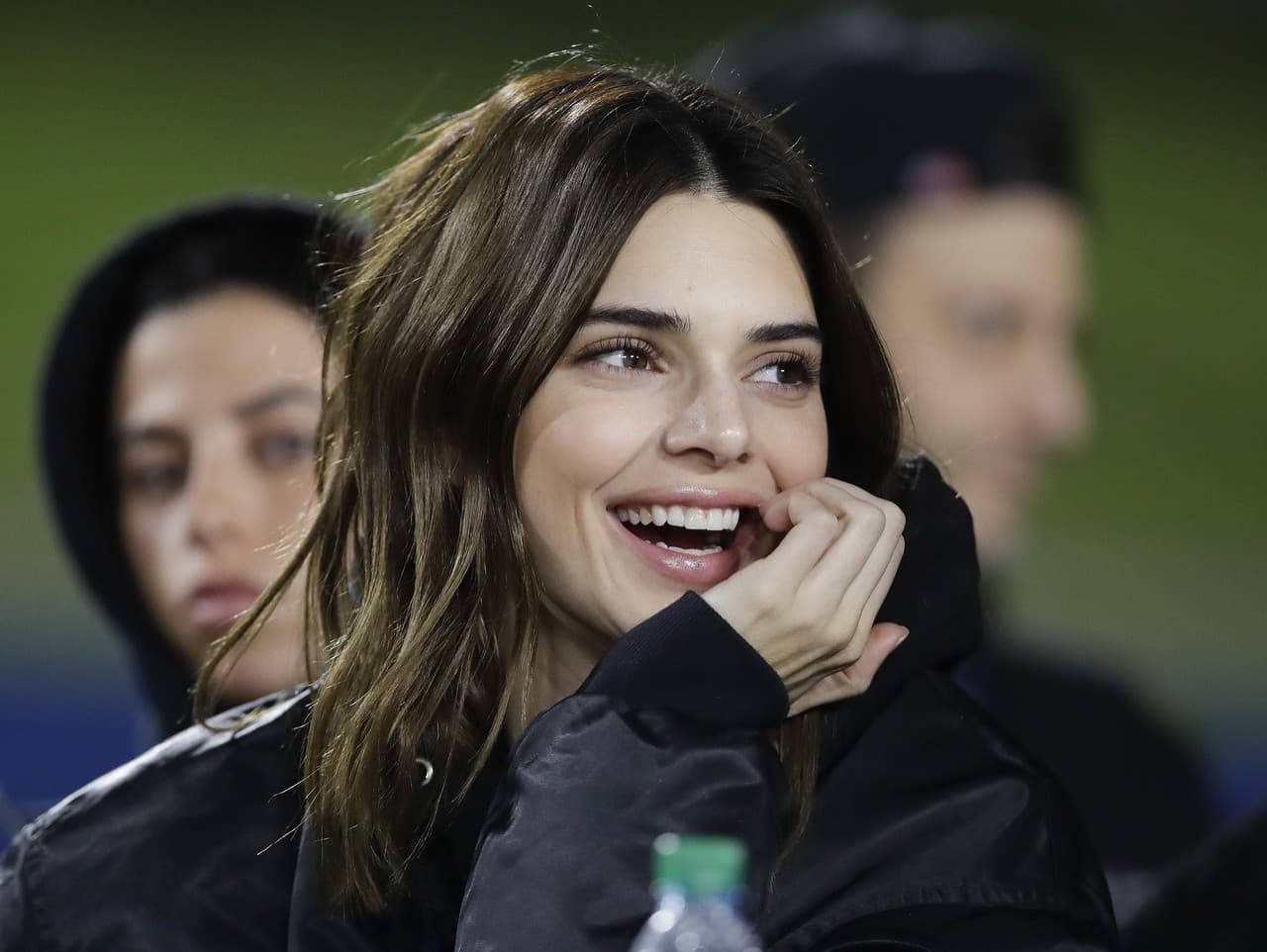 Kendall Jenner ohromila v odvážnom outfite na titulke Vogue France