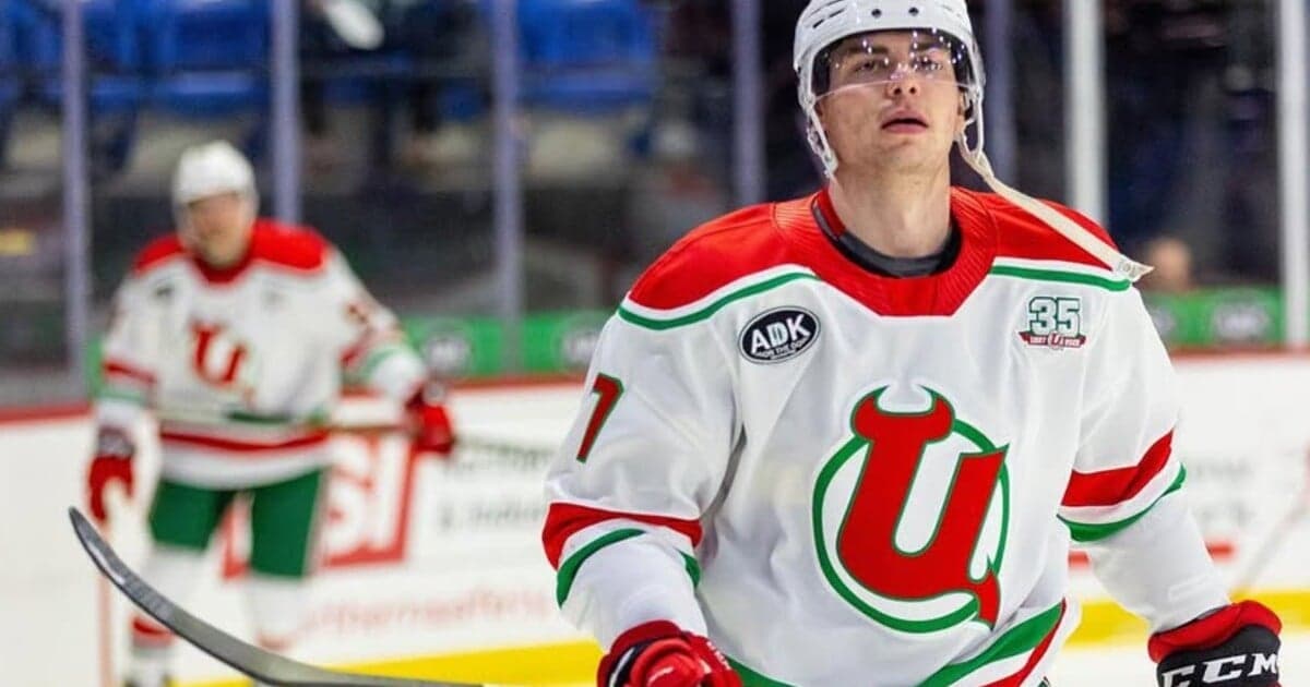 Šimon Nemec oslnil NHL, prvý hetrik v kariére a víťazstvo Devils