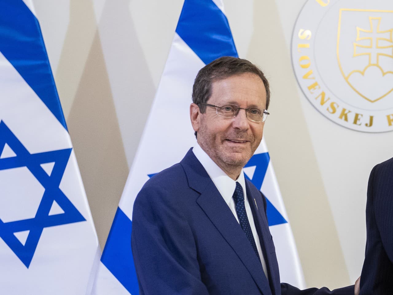 Izraelský prezident vzdáva hold obetiam streľby na Bondi Beach