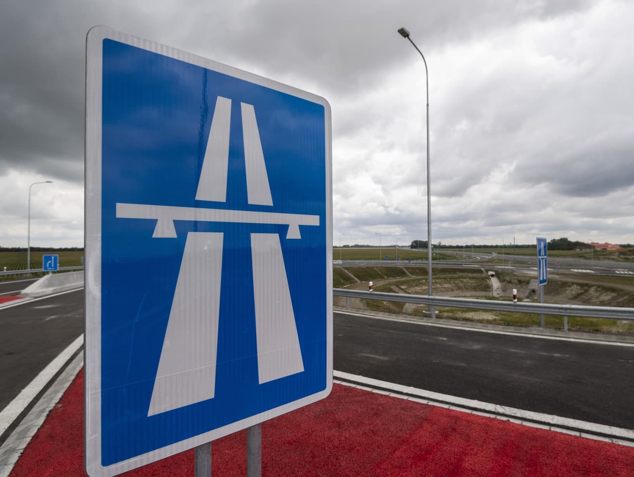 Švajčiarska diaľničná známka za polovicu: Lidl prekvapil zákazníkov