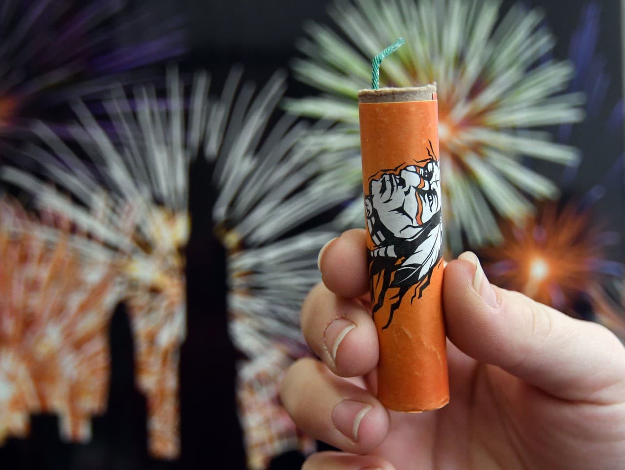 Explózia pyrotechniky v Bratislave zranila 14-ročného chlapca