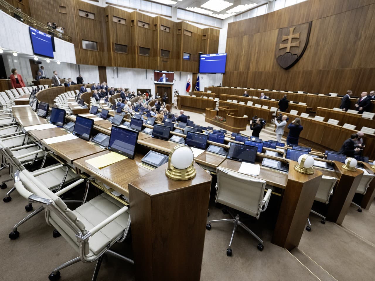 Vláda na rokovaní prerokuje ochranu Oravského hradu a povodne