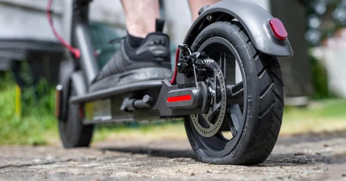 Požiar elektrokolobežky v Petržalke: Evakuácia a hospitalizácia dvoch osôb