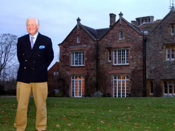 Britský baronet hľadá ženu pre dediča: Plat aj bývanie v ponuke