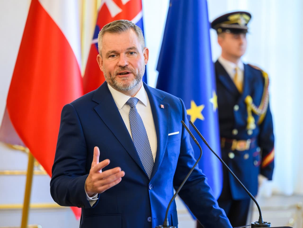 Pellegrini podpísal rozpočet na rok 2026 a balík školských zákonov