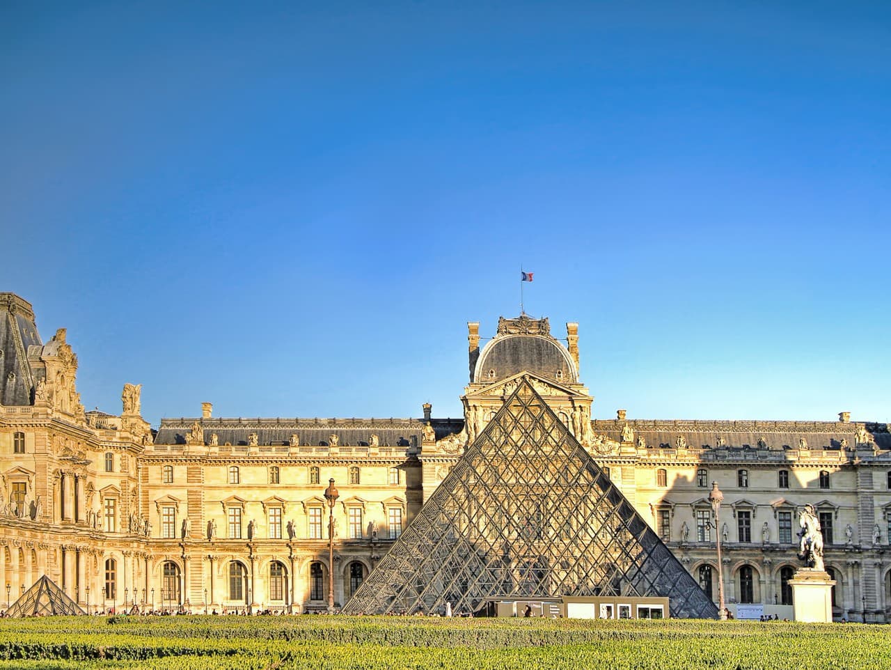 Parížsky Louvre zatvorený: Zamestnanci štrajkujú za lepšie podmienky