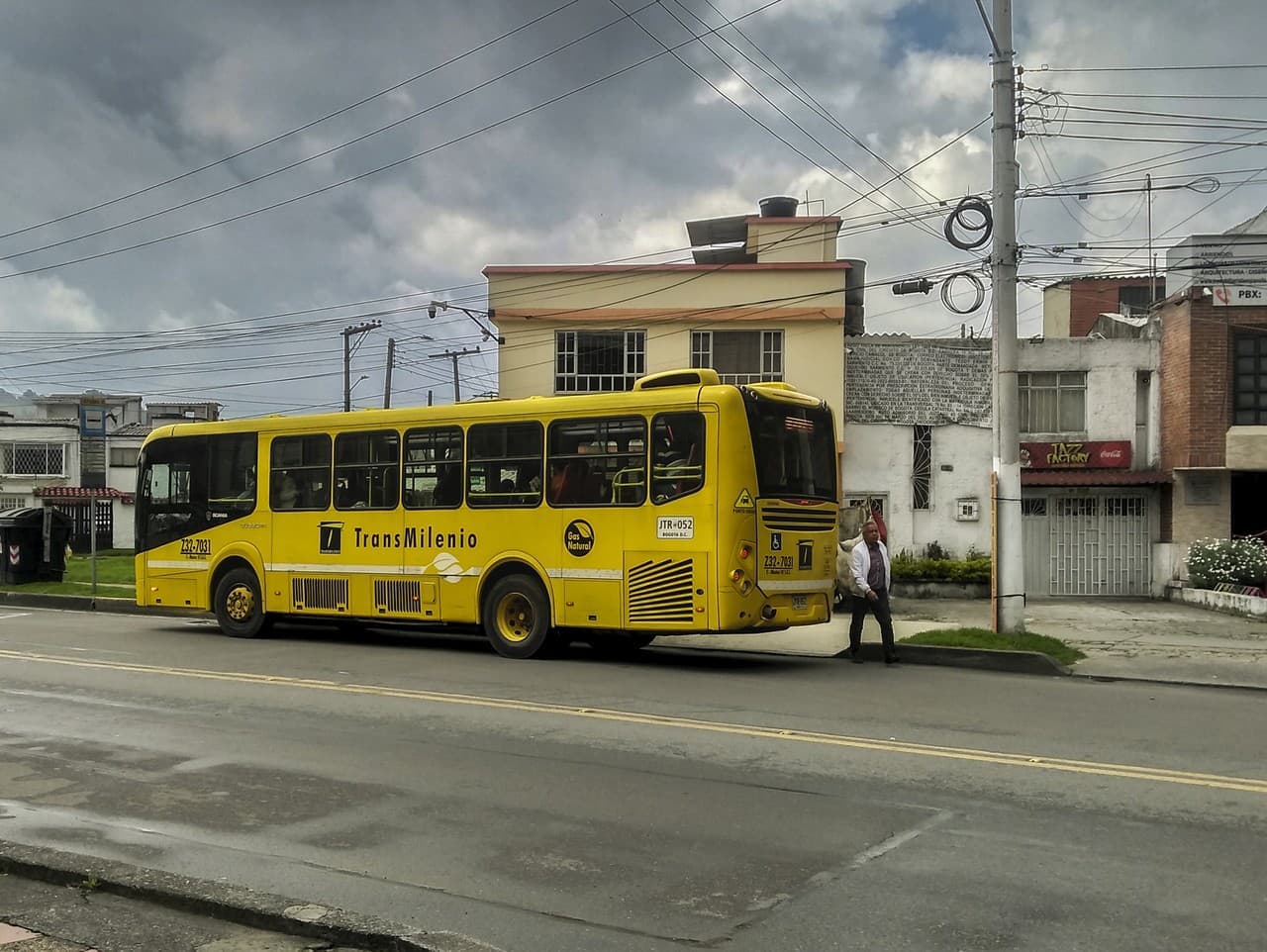 Tragédia v Kolumbii: Autobus so študentmi sa zrútil do rokliny