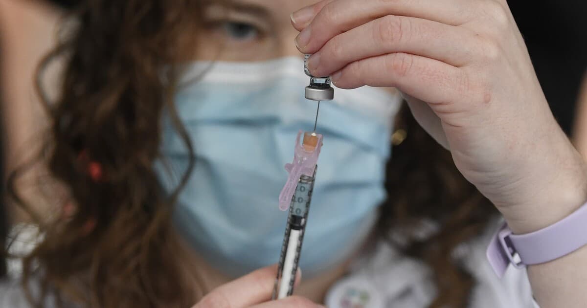 V Košiciach narastá počet hospitalizácií s COVID-19, očkovanie pokračuje