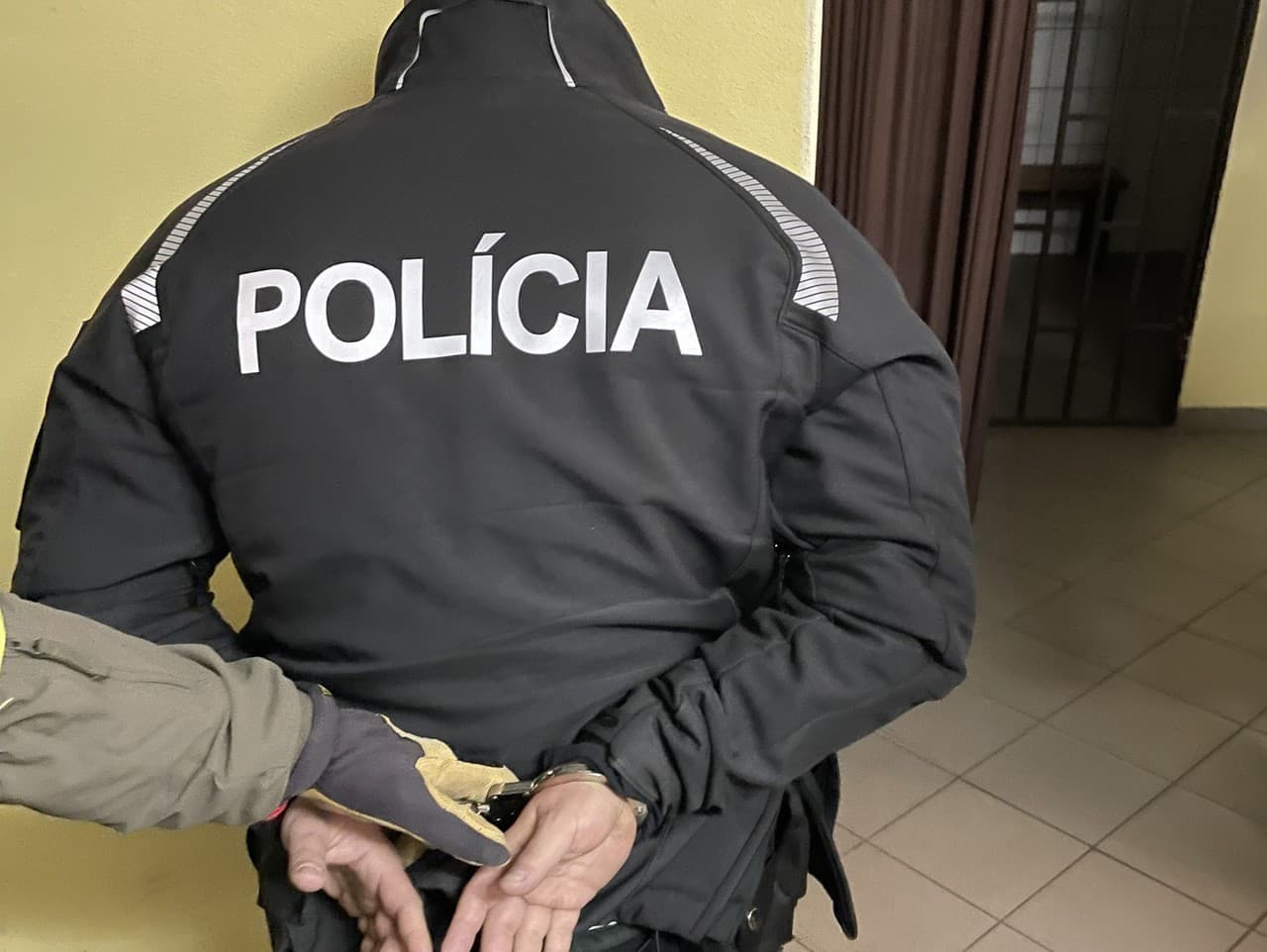 Policajti obvinení z neoprávneného vyberania pokút za rýchlosť