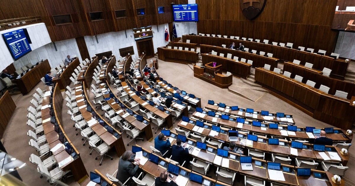 Progresívne Slovensko opäť posilňuje, KDH zostáva mimo parlamentu