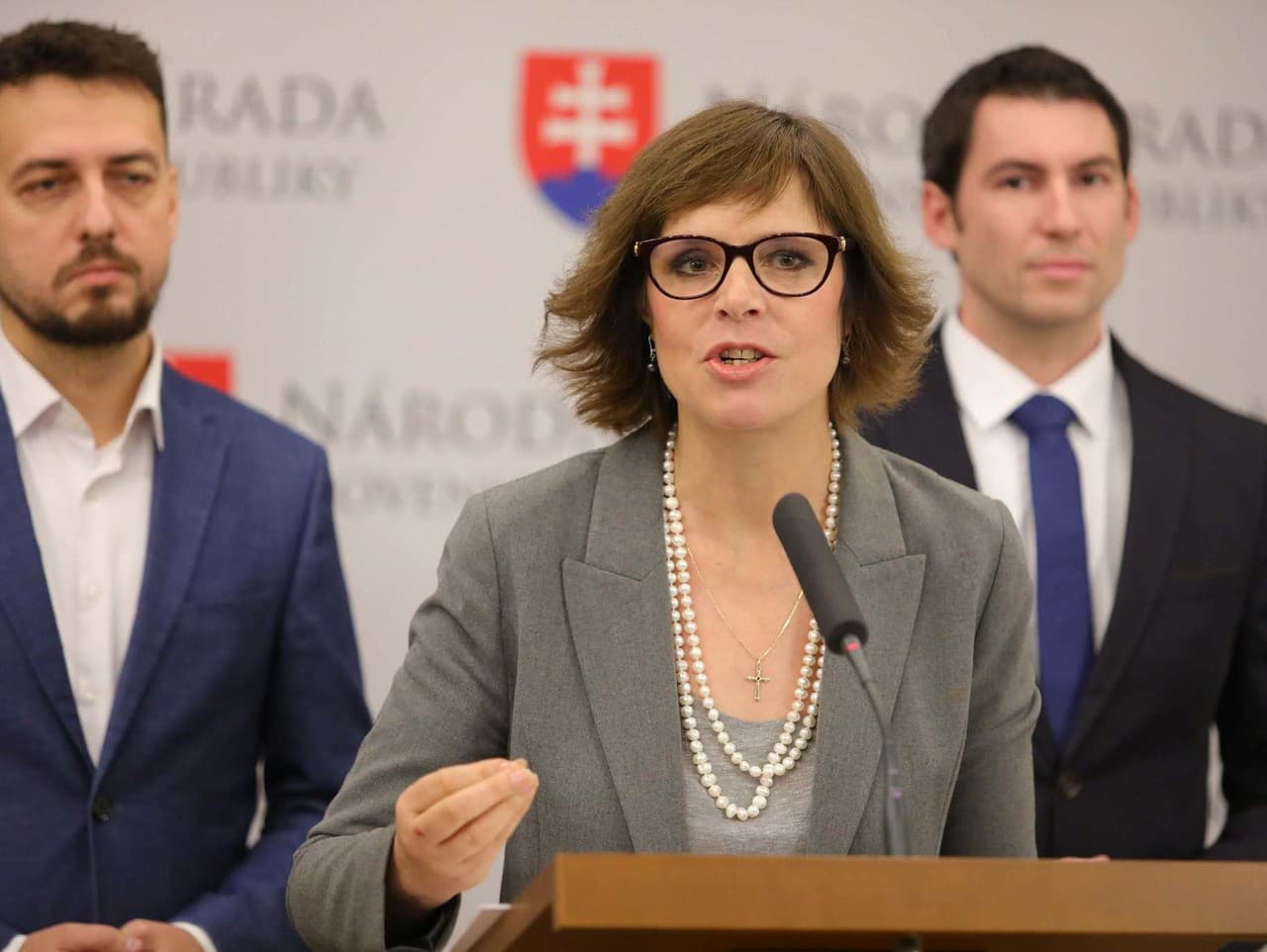 Opozícia žiada prezidenta Pellegriniho o veto nového rokovacieho poriadku