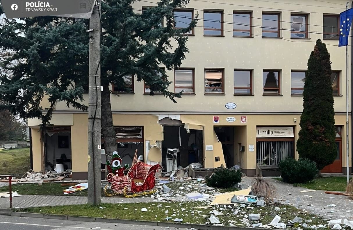 Na Slovensku opäť vybuchol bankomat, polícia zasahuje