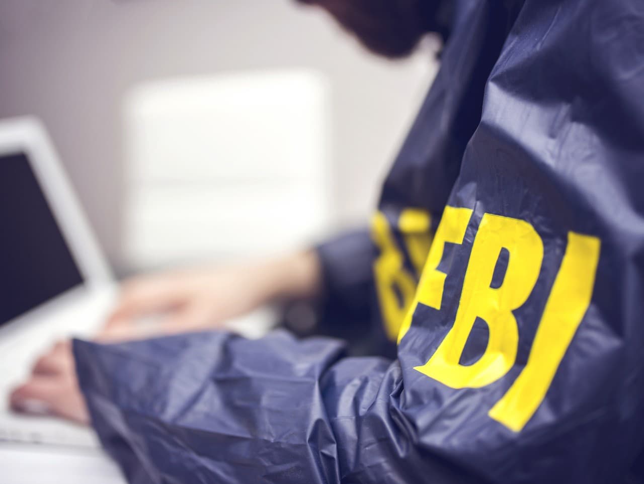 Zástupca riaditeľa FBI Dan Bongino oznámil odstúpenie z funkcie