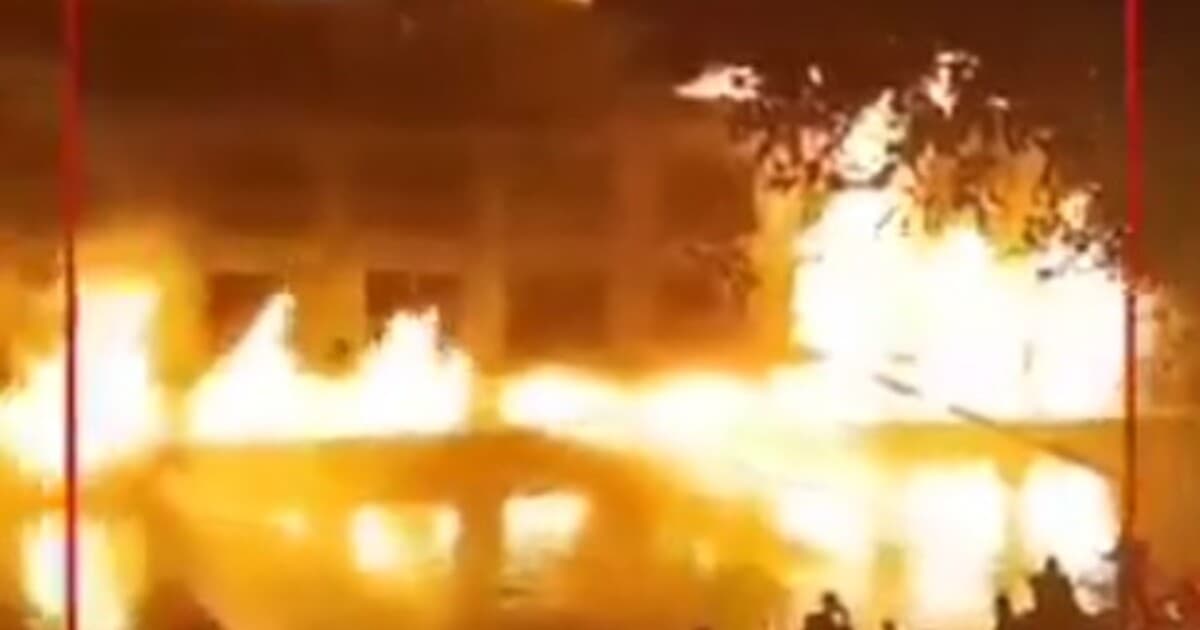 Požiar na turistickej lodi v Egypte: Evakuácia 220 pasažierov