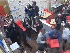 Hromadná bitka v New Jersey: Policajt zranený pri zásahu