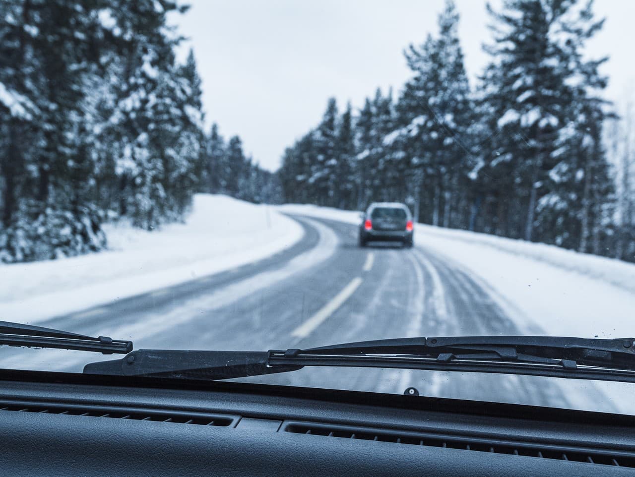 Zimné podmienky na slovenských cestách: Varovanie pred poľadovicou