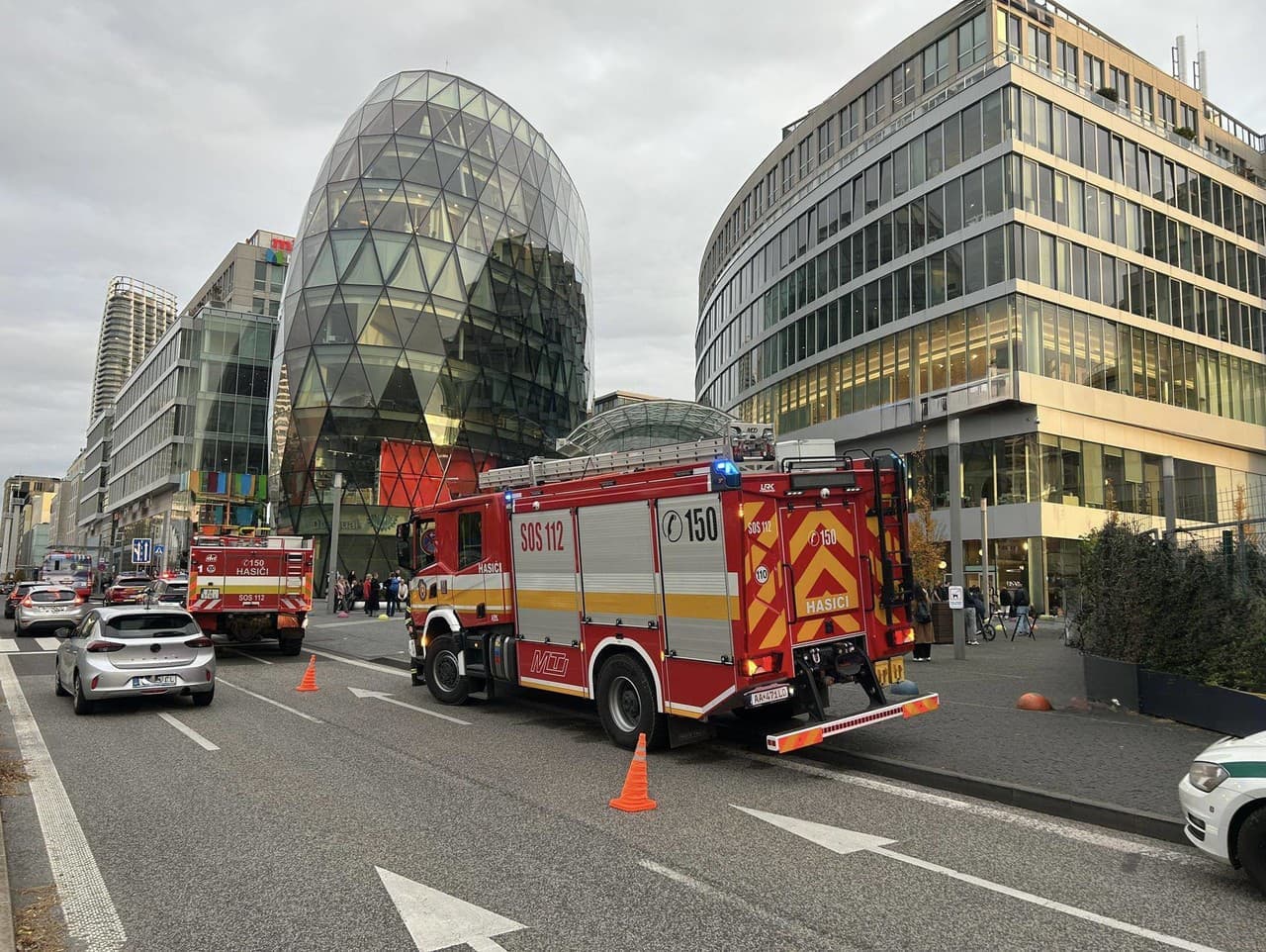 Požiar v bratislavskom nákupnom centre: Evakuácia pre zadymenie