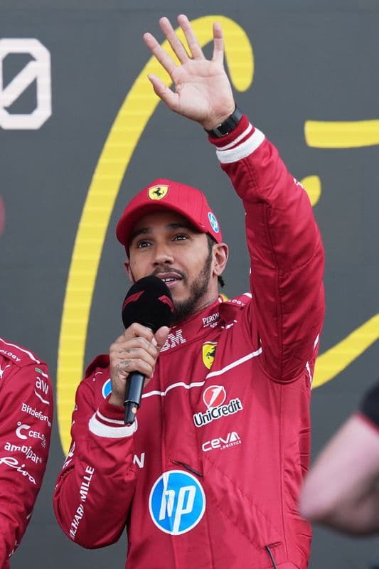 Hamilton reaguje na špekulácie o budúcnosti vo Ferrari