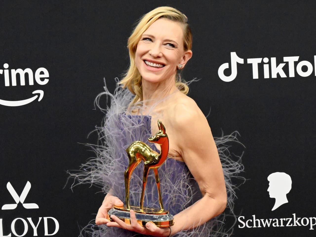 Cate Blanchett šokovala bizarným outfitom na Bambi Awards