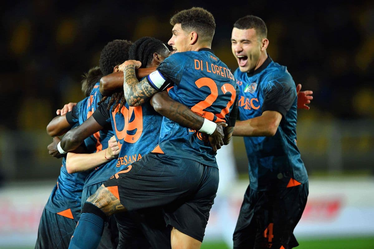 Neapol vedie Serie A, Conte upozorňuje na problémy so zraneniami