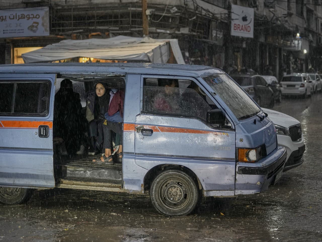 Izraelské útoky brzdia obnovu Libanonu, varuje HRW