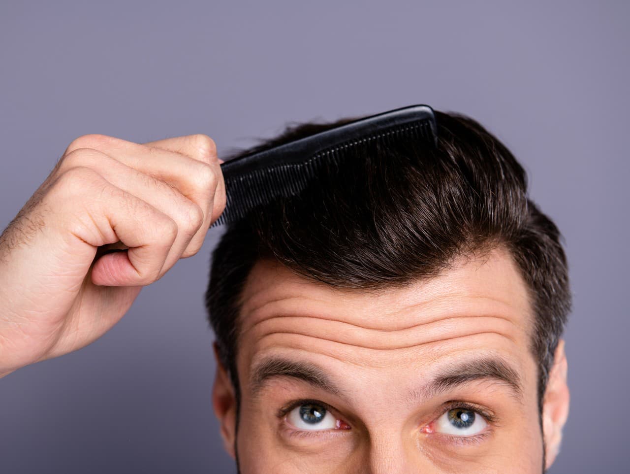 Základy pánskej starostlivosti o vlasy: Tipy pre zdravé vlasy