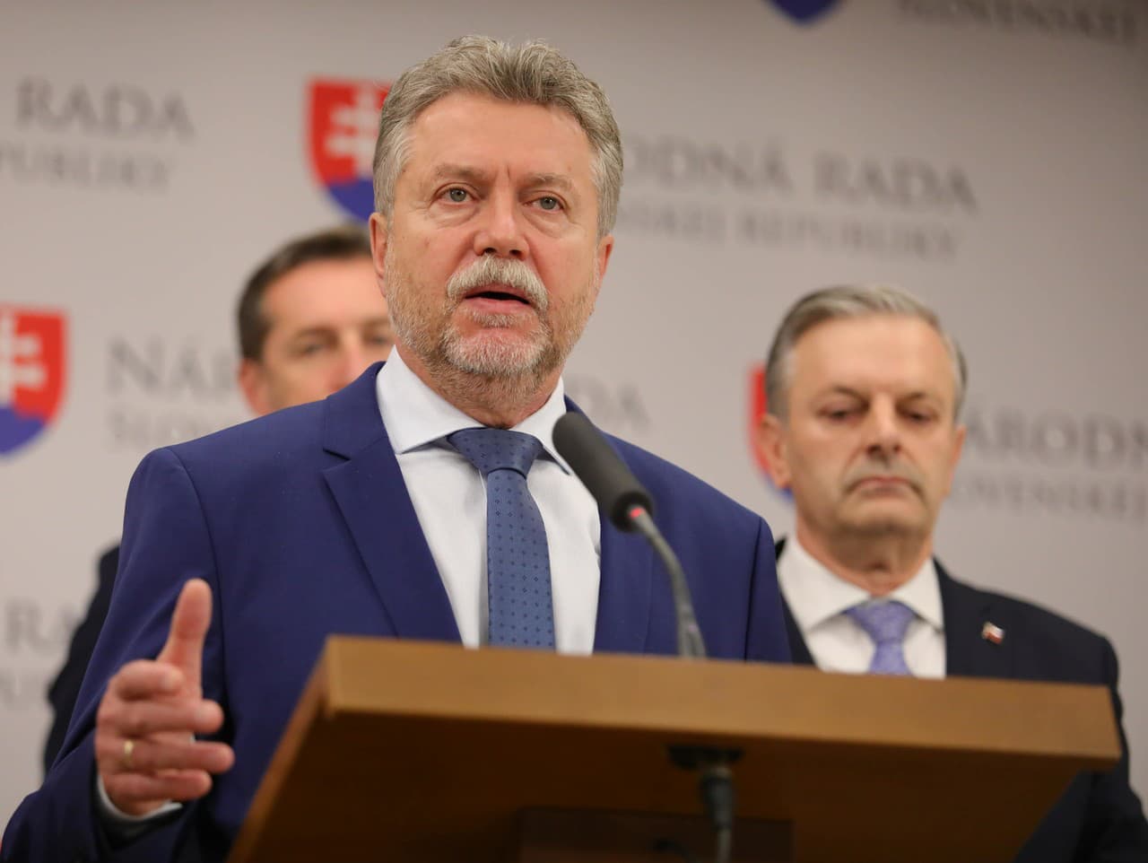 Jozef Hajko zvažuje odchod z parlamentu kvôli názorovým rozdielom