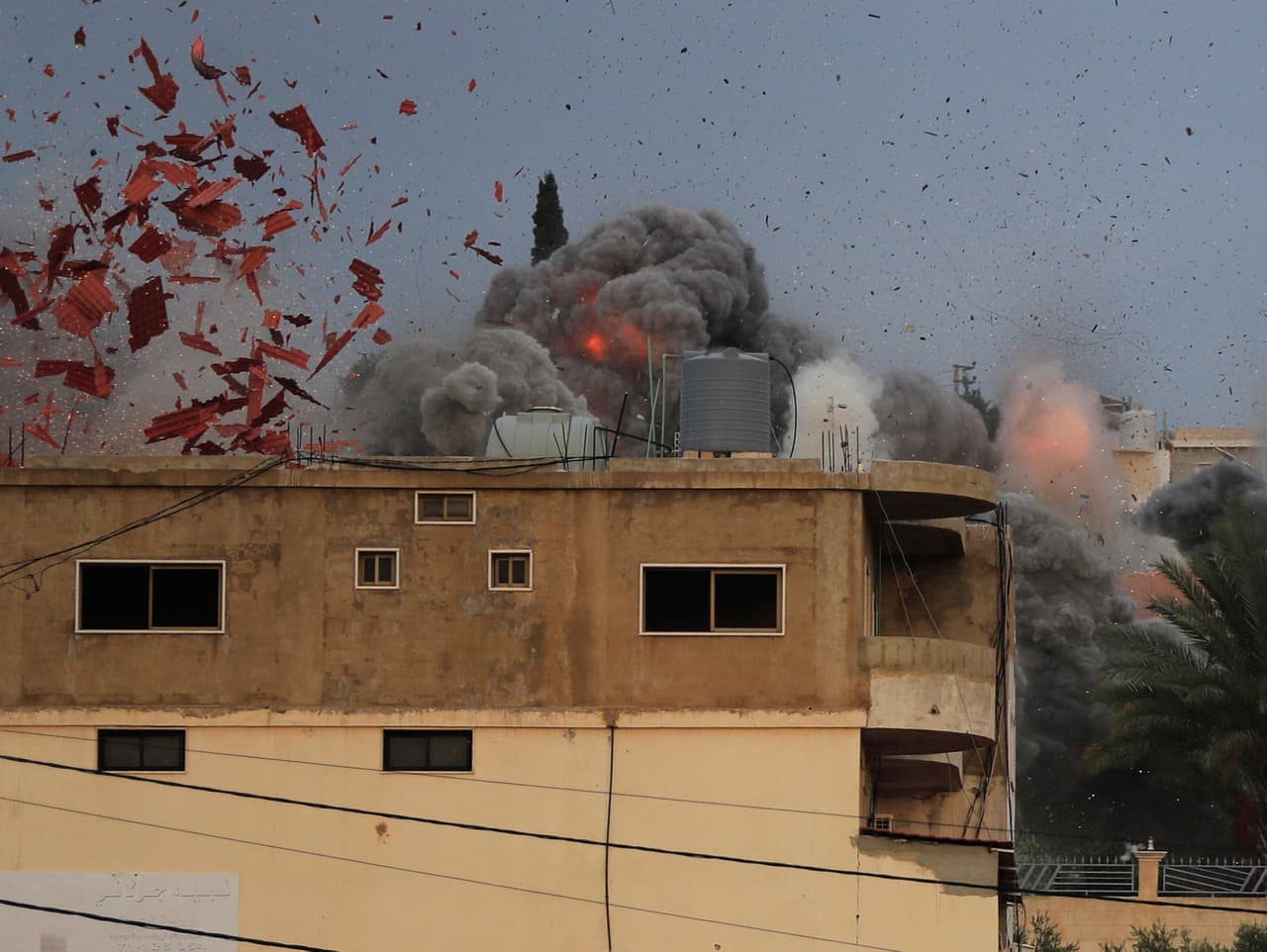 Izraelské útoky v Libanone si vyžiadali životy a zranenia