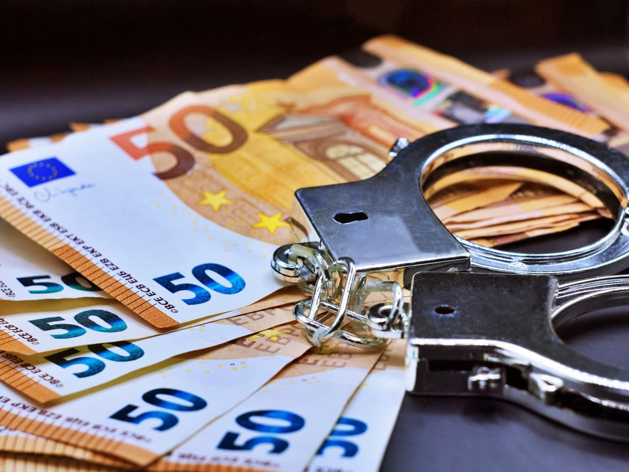 Podvodníci v Trenčíne ukradli takmer štvrť milióna eur