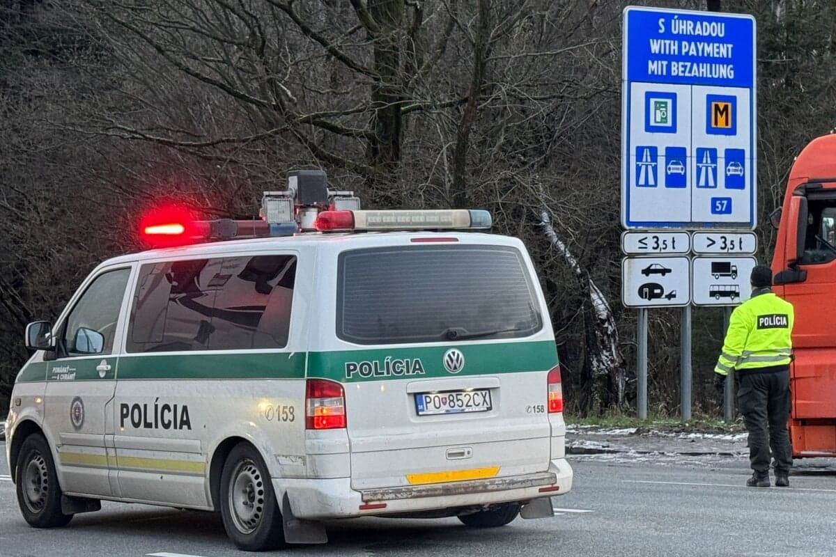 Dopravná polícia obnovuje vozový park, získala 30 nových dodávok