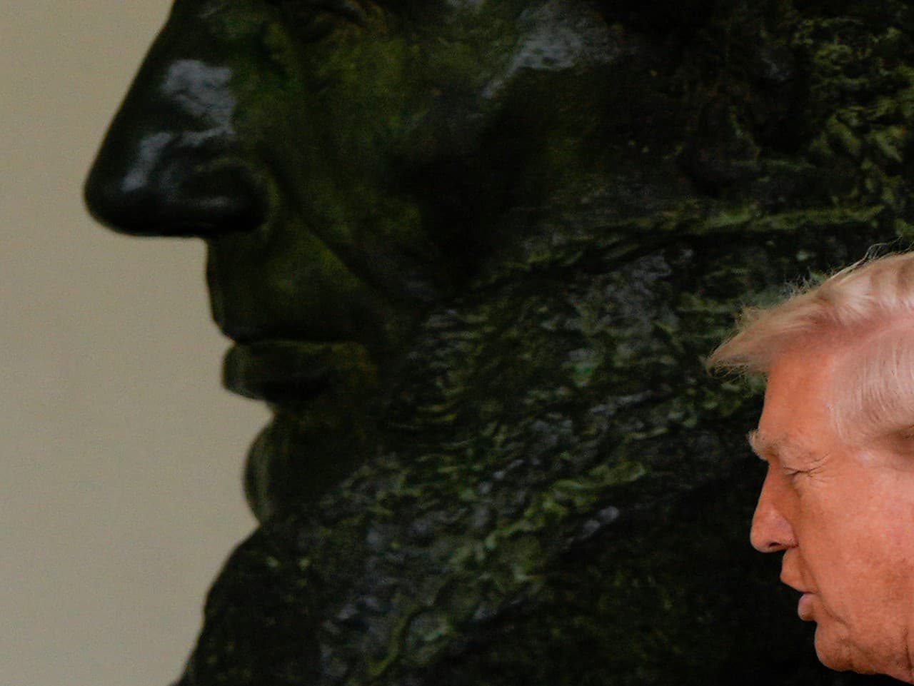 Tragédia pri Bielom dome: Príslušníčka Národnej gardy zomrela po postrelení