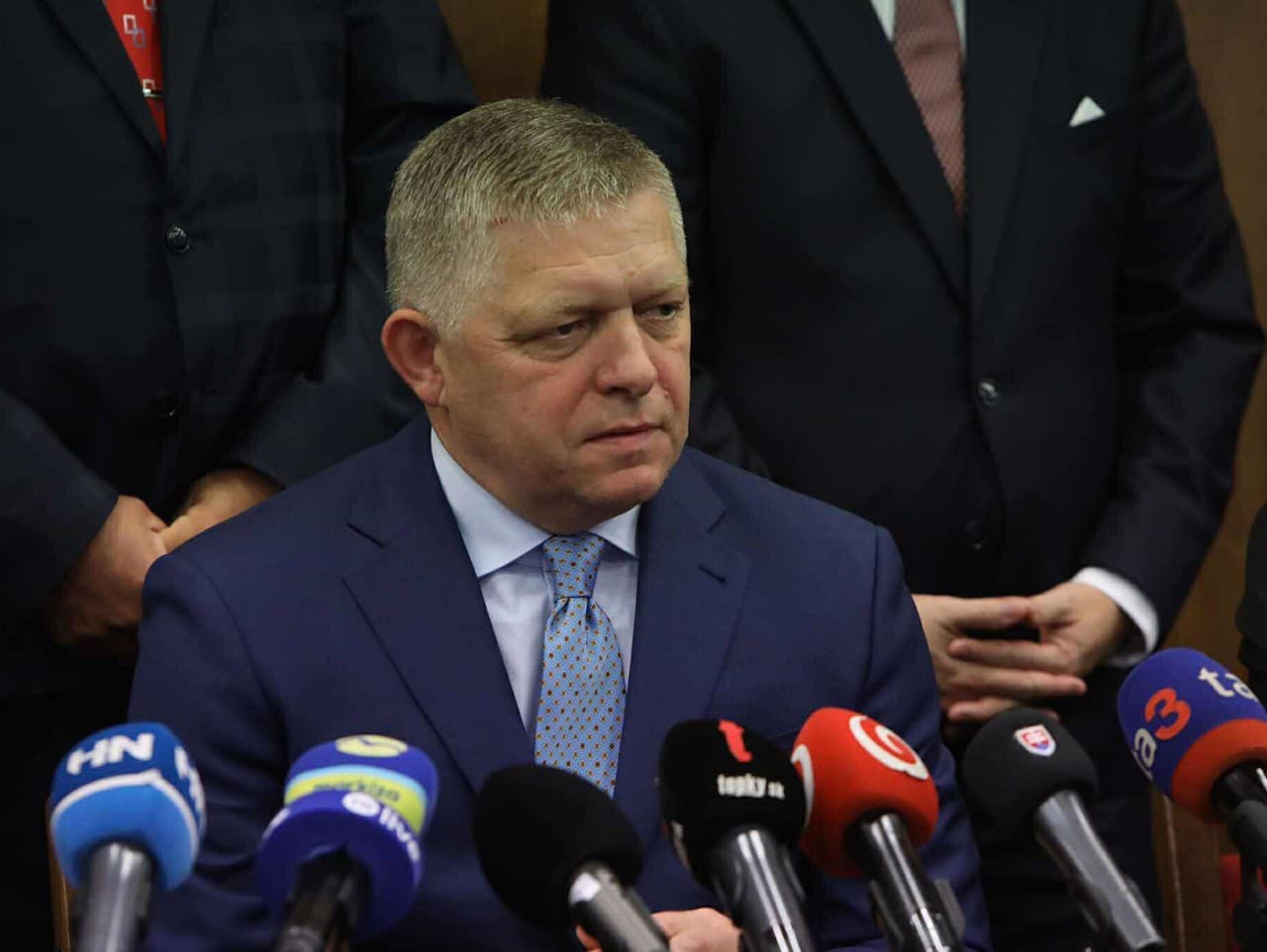 Robert Fico odletel do Bruselu na mimoriadny summit EÚ