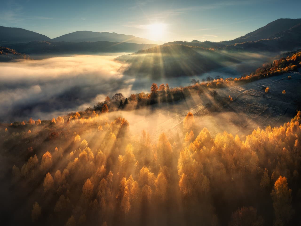 Hmla a poľadovica zasiahnu Slovensko v doobedňajších hodinách