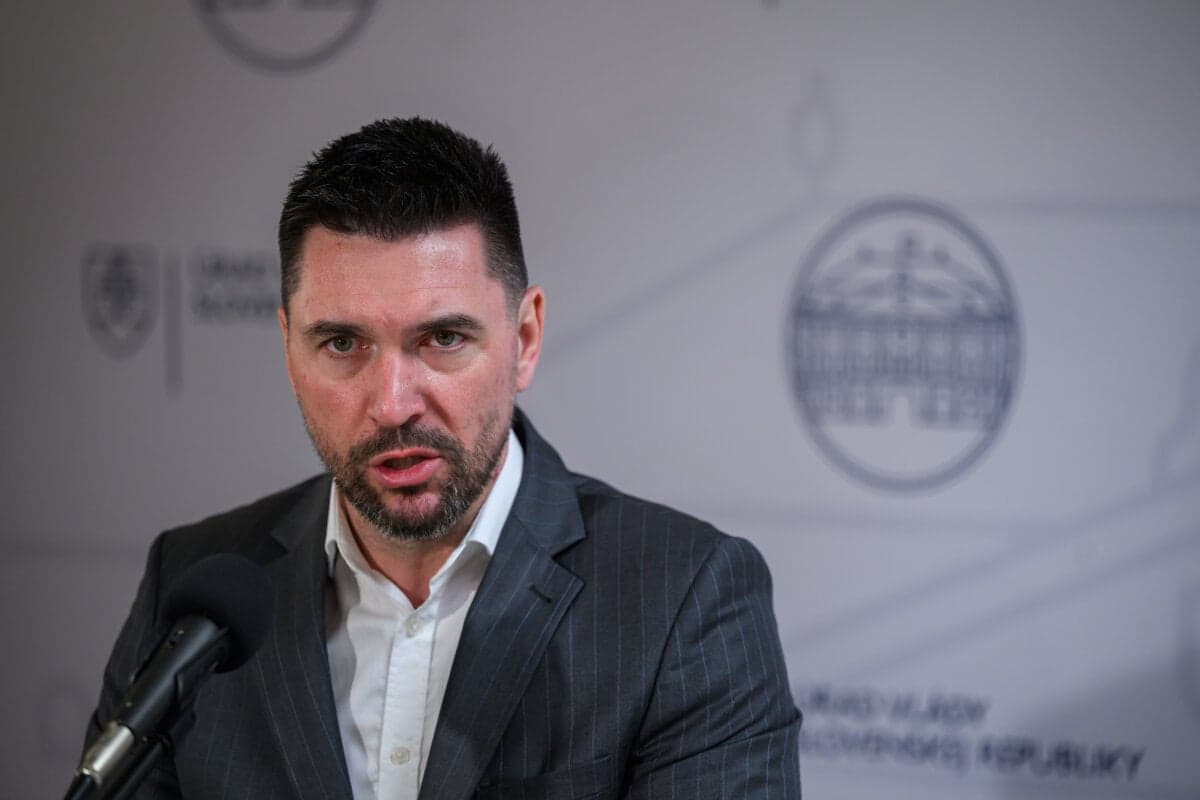 Takáč podá trestné oznámenie kvôli klamstvám o slintačke a krívačke