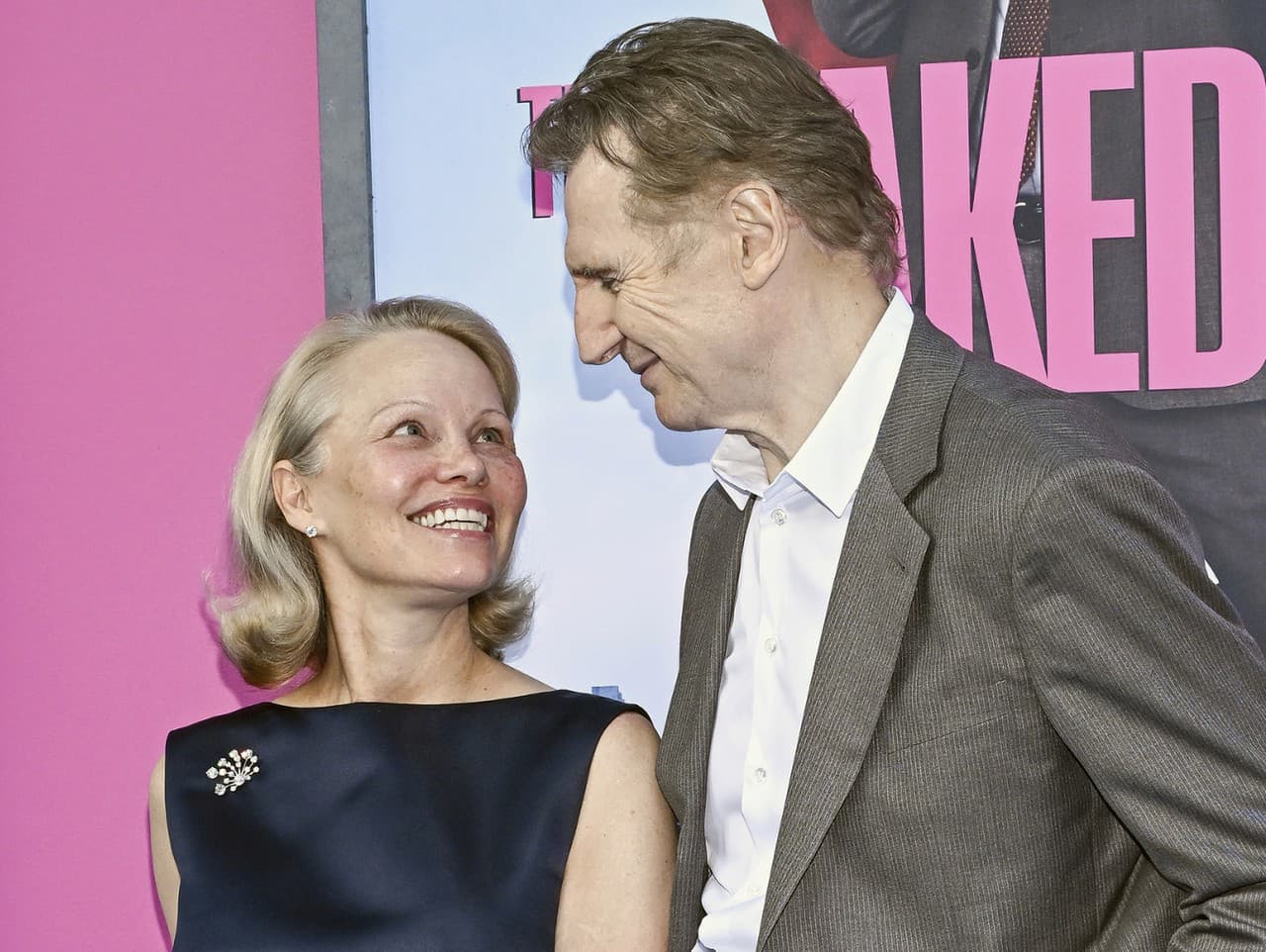 Pamela Anderson a Liam Neeson: Skutočný románik odhalený