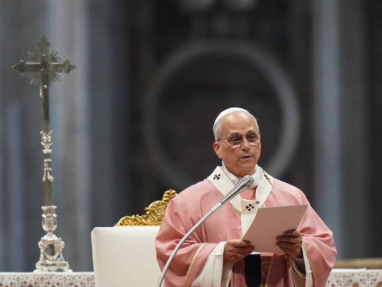 Pápež Lev XIV. kritizoval preplnenosť väzníc počas špeciálnej omše