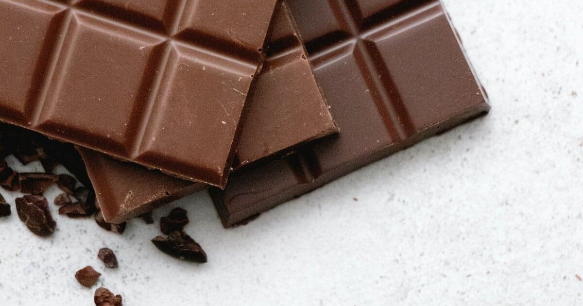 Horká čokoláda a starnutie: Nová štúdia odhaľuje prekvapivé súvislosti