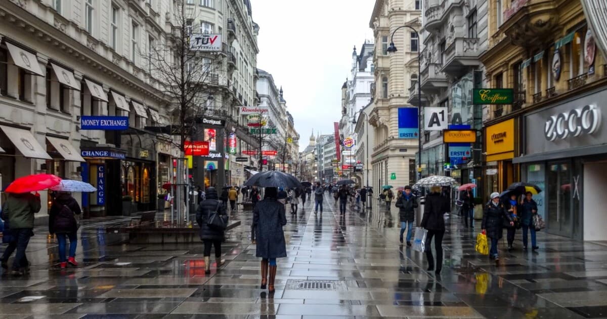 Slovenské firmy sa presúvajú do Rakúska: Hlavné dôvody a trendy