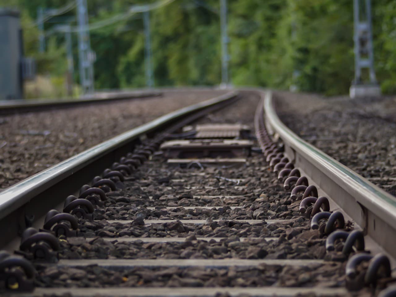 Železničná trať pri Pezinku plne obnovena po nešťastí